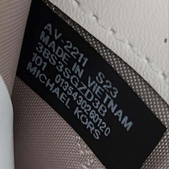 Michael Kors Jet Set Logo Giftboxed SET White - Picture 2 of 5